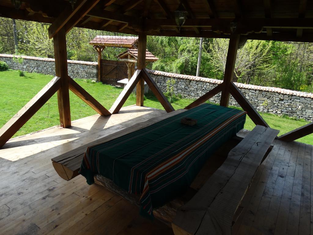 Hotel Krai Potoka Krushuna Esterno foto