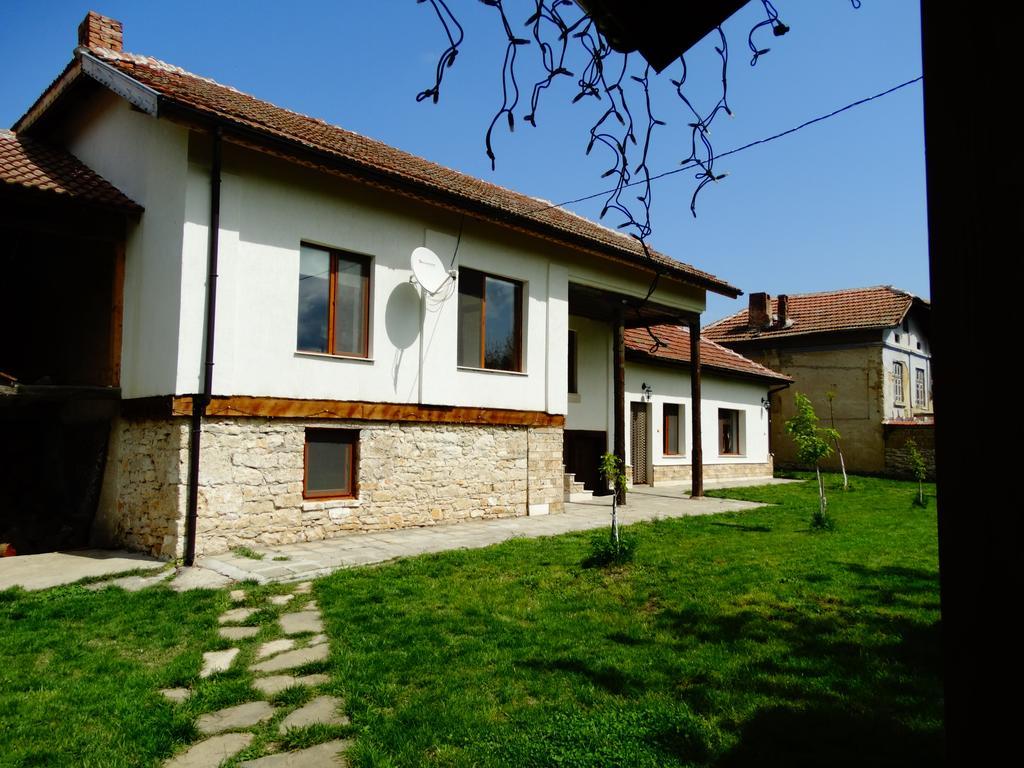 Hotel Krai Potoka Krushuna Esterno foto